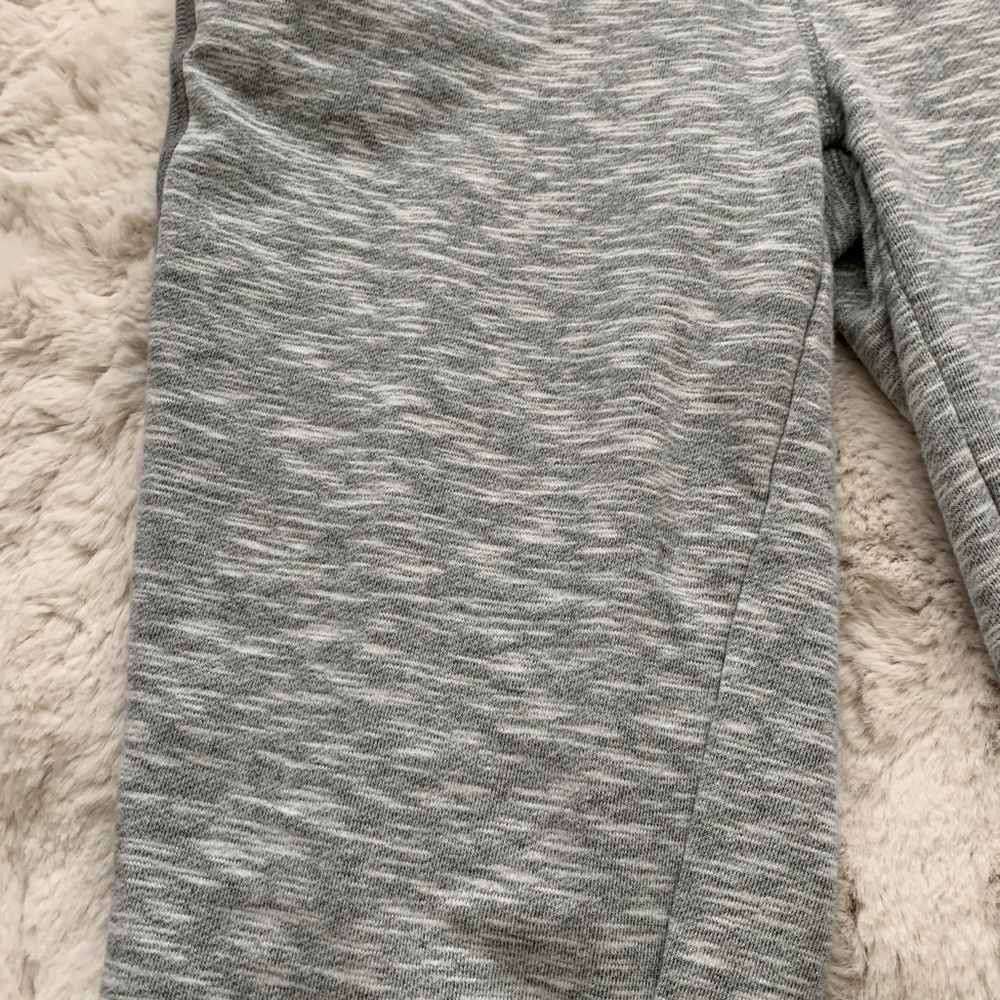 Green Tea Gray 3/4 Length Athletic Pants- Size Medium - Picture 3 of 12